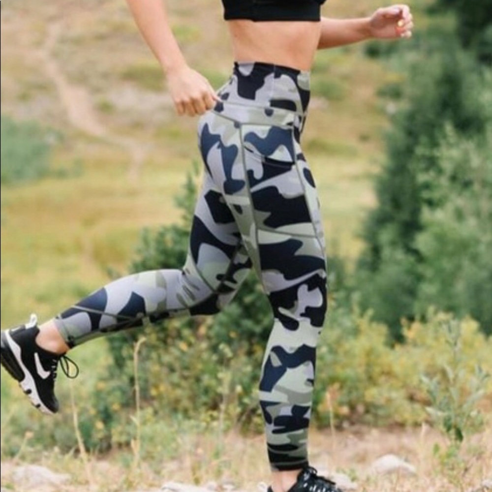 Zyia camo leggings